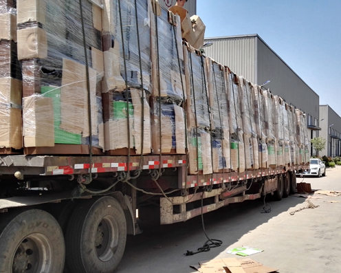 西安吳總的100臺廣告垃圾箱發(fā)貨了