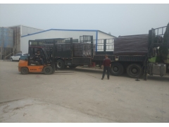 二十套公交候車亭裝車發(fā)貨了